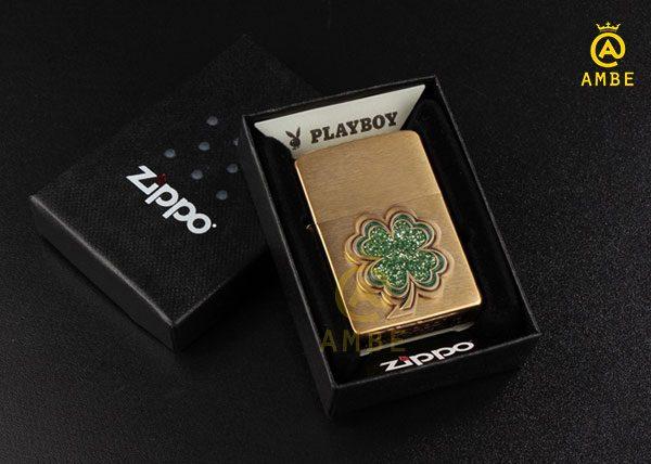 Bật lửa Zippo cỏ 4 lá nổi 28806