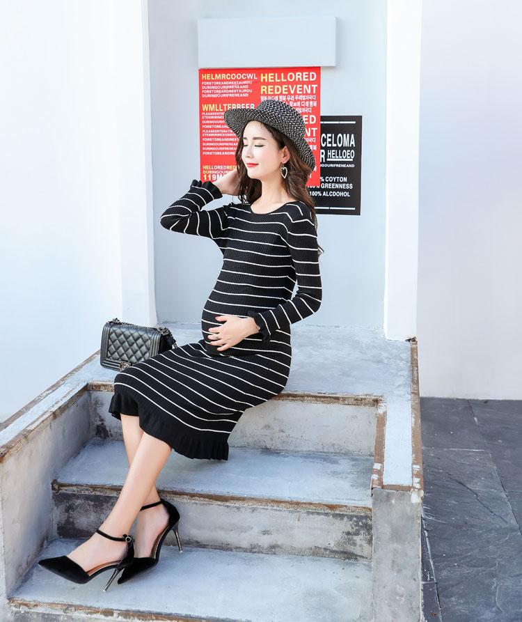 Đầm bầu thu đông - váy len đuôi cá kẻ đen trắng
