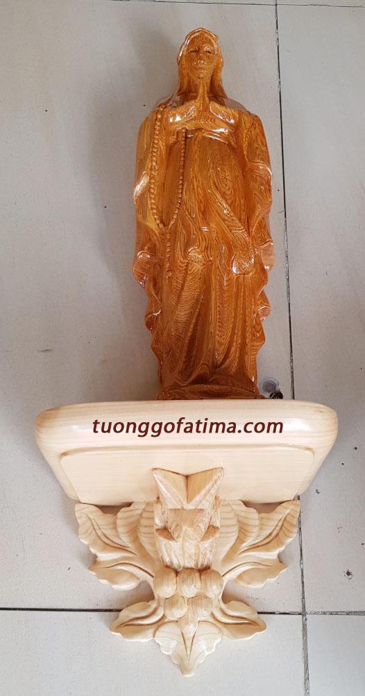 bàn thờ chúa gỗ pơmu