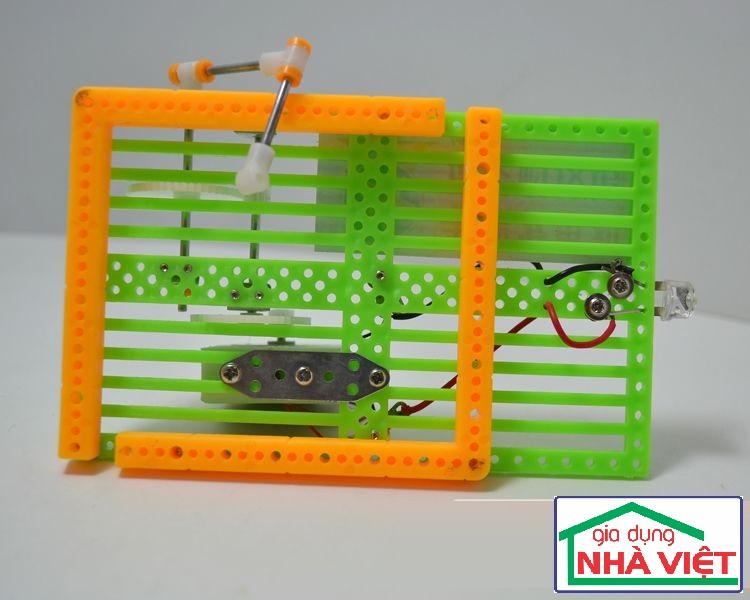 Bộ lắp ráp máy phát điện quay tay
