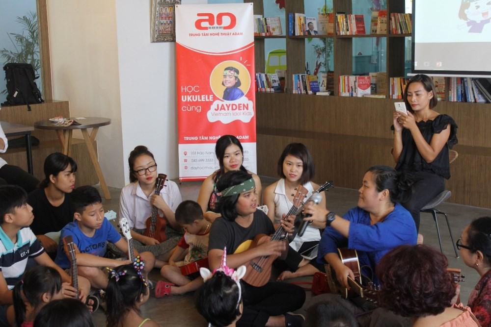 Đàn ukulele concert UC-1000AL giá rẻ