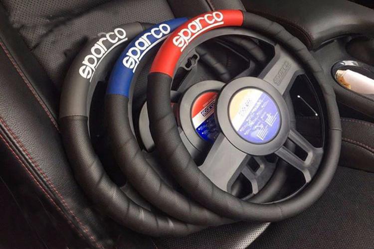 Bọc vô lăng Sparco 1117RD