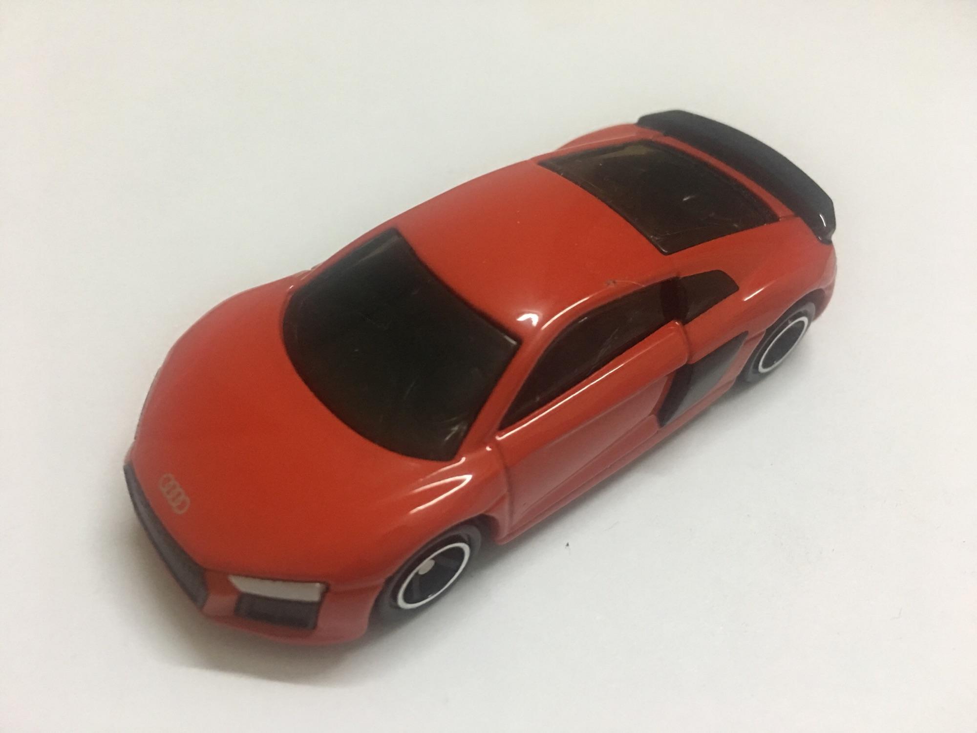 Xe mô hình Tomica Audi R8