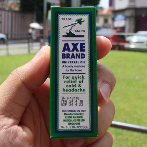 Dầu gió Axe Brand Universal