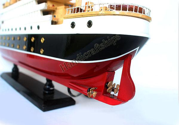 Mô hình tàu thuyền gỗ Titanic có điện (Thân: 60cm)