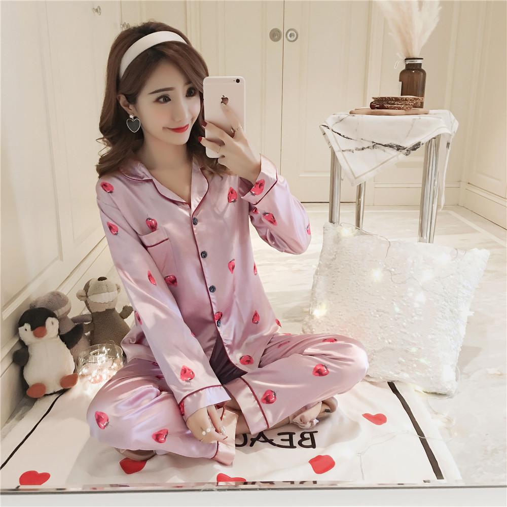 [HCM]Bộ Đồ Ngủ Phi Lụa Dài Tay Họa Tiết Dâu Tây CDANP13