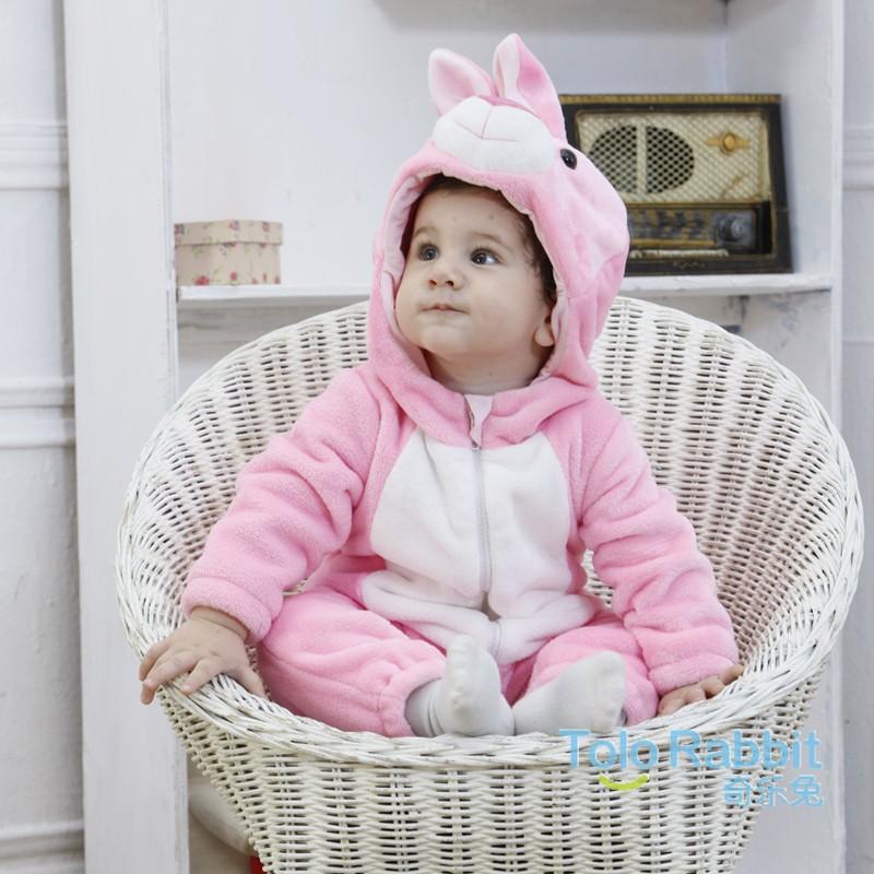 Bộ đồ liền thân bằng lông hình thỏ màu hồng cho bé