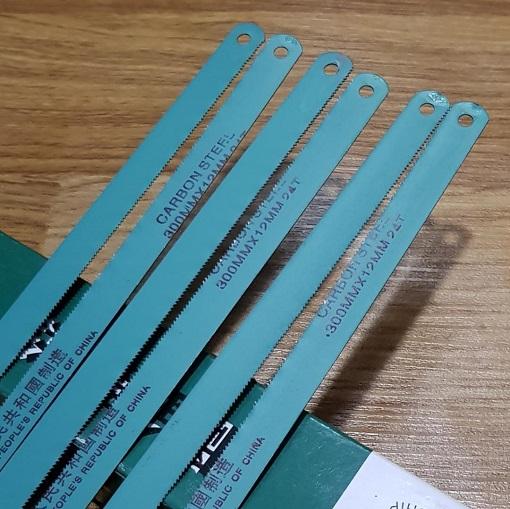 Bộ 6 Lưỡi Cưa Sắt Một Mặt 300x12mm Phù Hợp Với Hầu Hết Khung Cưa Gắn Lưỡi Dài 30cm Lỗ Vặn Đai Ốc 2 Đầu