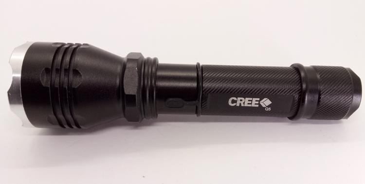 Đèn pin sạc điện siêu sáng Police C6 (Đen)