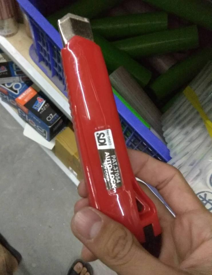 12 chiếc dao rọc giấy đẹp ( 1 hộp)