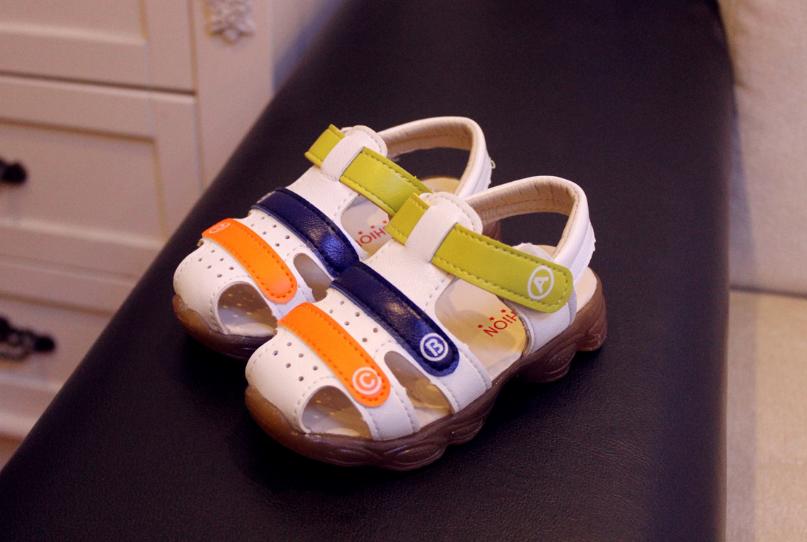 Dép sandal rọ bé trai 1-3 tuổi có đèn