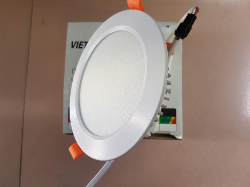 Đèn Led âm trần 7W kính đục, đổi 3 màu