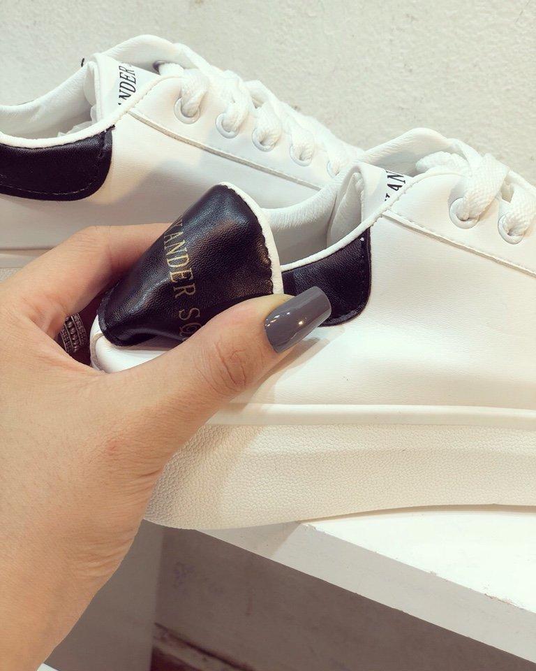 GIÀY SNEAKER ĐẾ ĐỘN 4CM PHỐI MÀU ĐEN TRẮNG