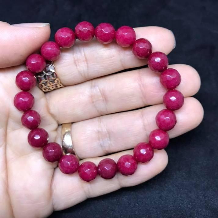 Vòng tay hồng ruby mài giác 8ly