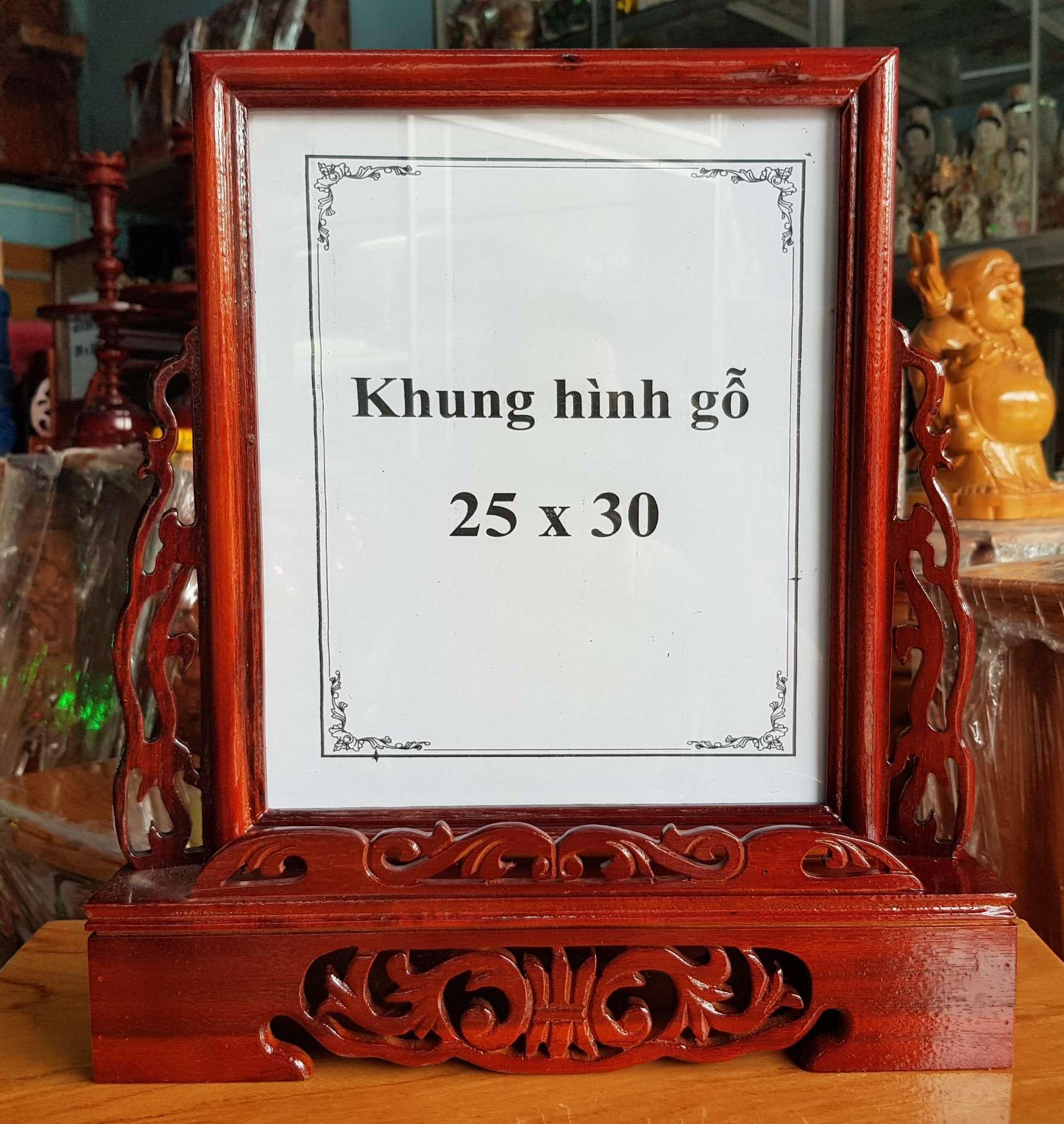 Khung hình thờ gỗ xà cừ