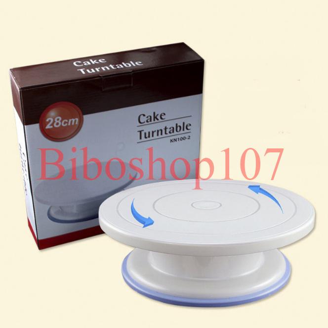Bàn xoay nhựa trang trí bánh cao cấp có đế chống trượt/ Chất liệu: nhựa cao cấp, đế có silicon, bền đẹp và chắc chắn.