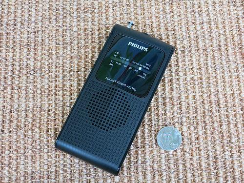 PHILIPS AE-1500 MINI AM/ FM radio