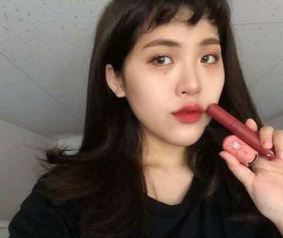 Son Its Skin Đỏ Đất .
