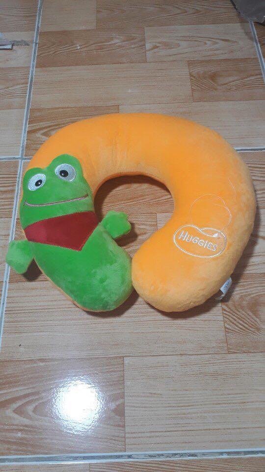 Gối kê cổ Huggies