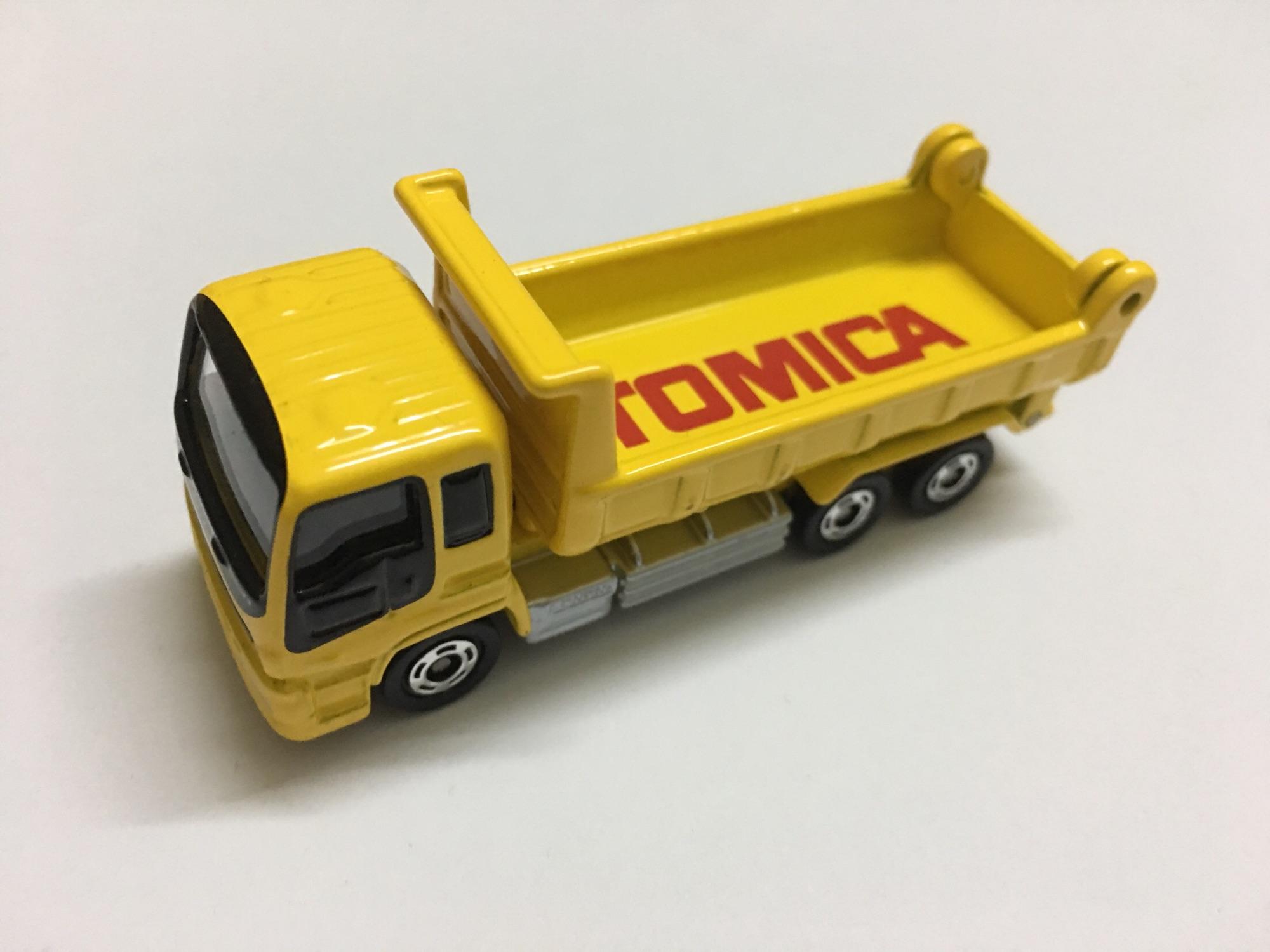 Xe ô tô mô hình Tomica ISUZU GIGA