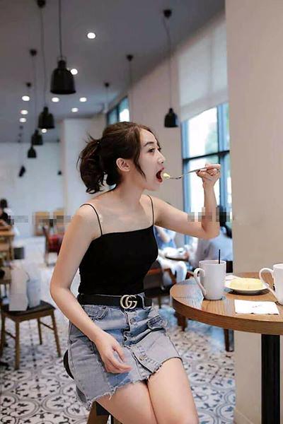 Áo hai dây quai mảnh