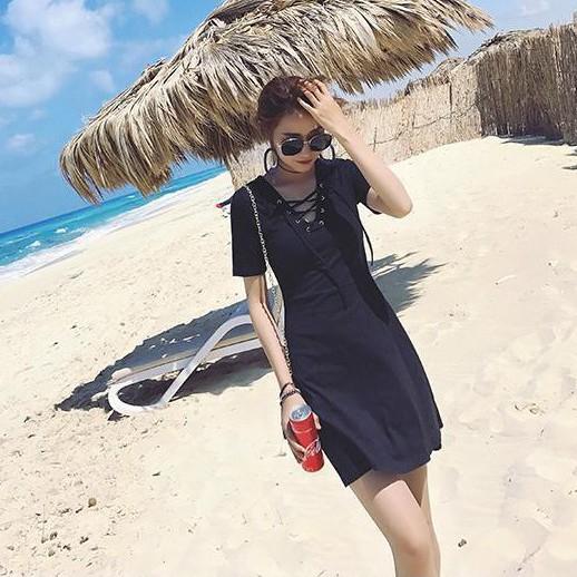 Đầm thun body cổ V đan lưới - ĐEN