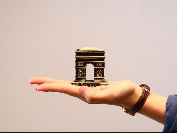 Mô hình Khải Hoàn Môn cao 8 cm (màu vàng rêu)