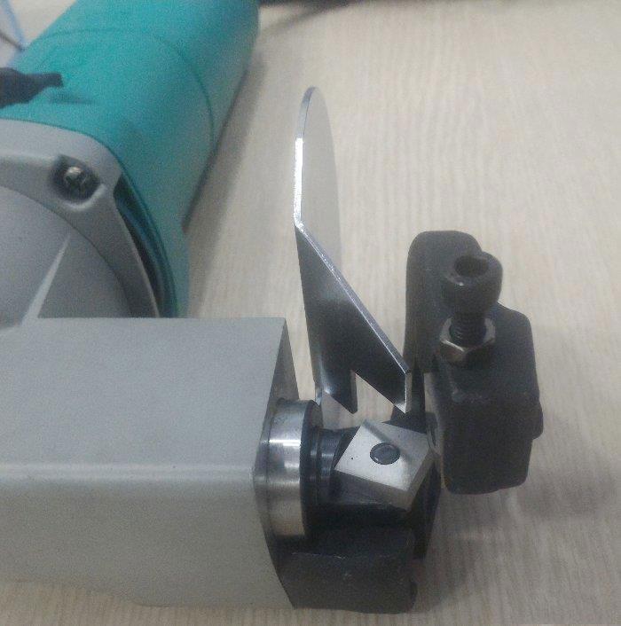 Máy cắt tôn 2.5mm 710W DCA AJJ25 J1J-FF-2.5  (Xanh)