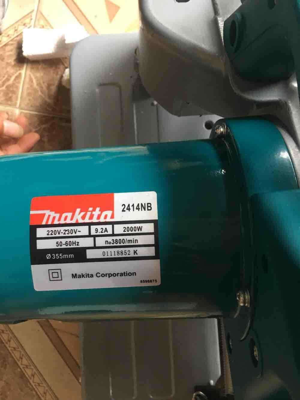 Máy cắt sắt bàn makita 2414B.
