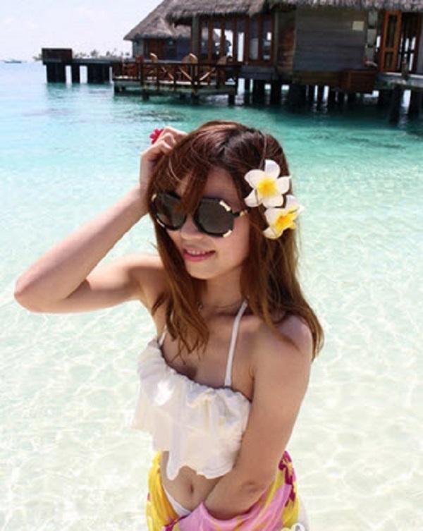 Combo 10 kẹp tóc  hoa sứ (hoa đại)