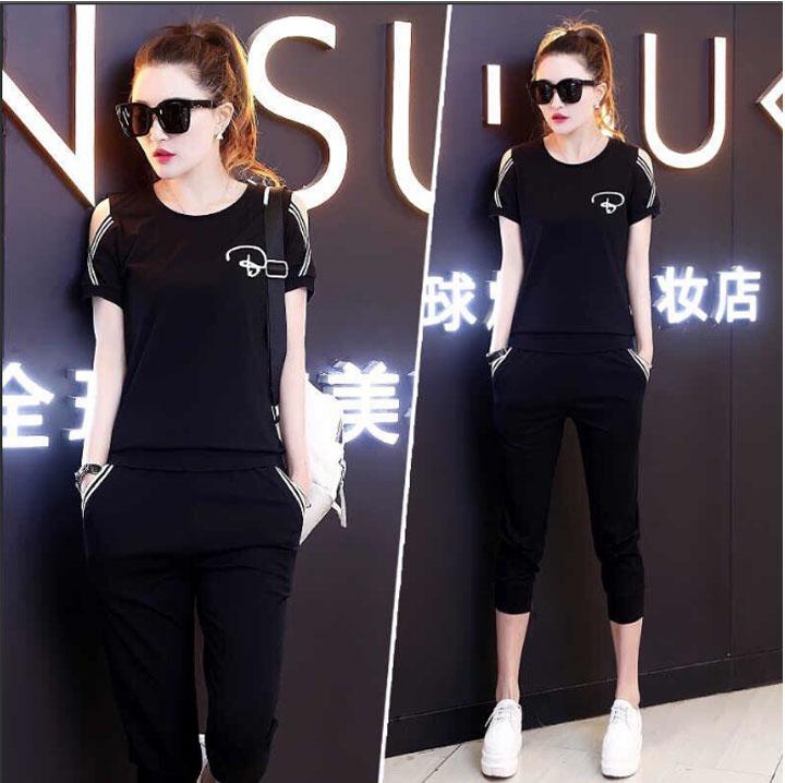 Bộ đồ thể thao khoét vai thêu chữ B TT116