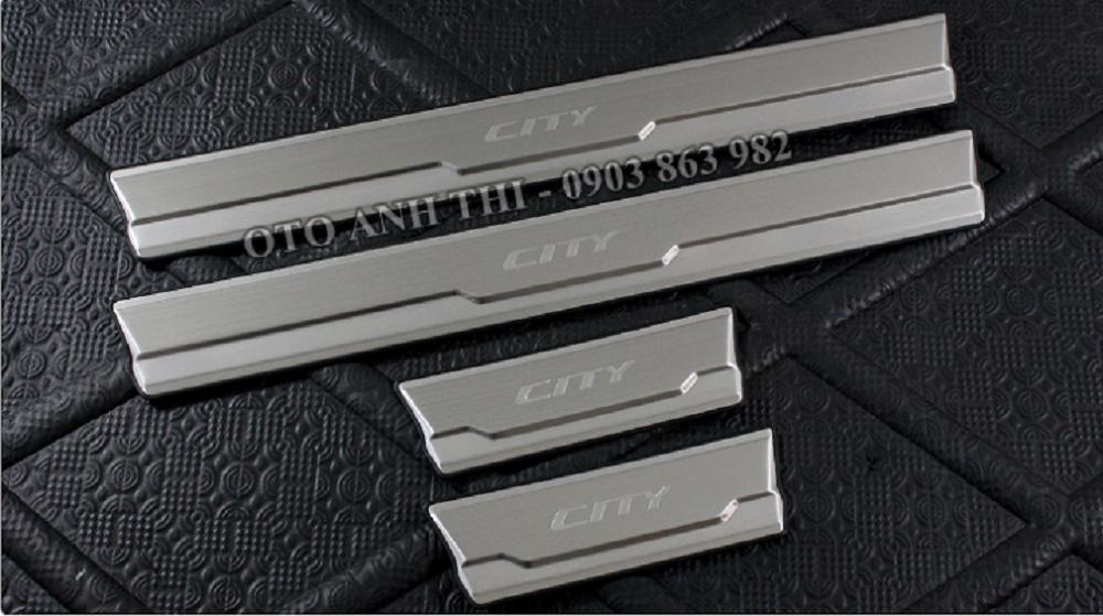 Nẹp bước chân trong Honda City