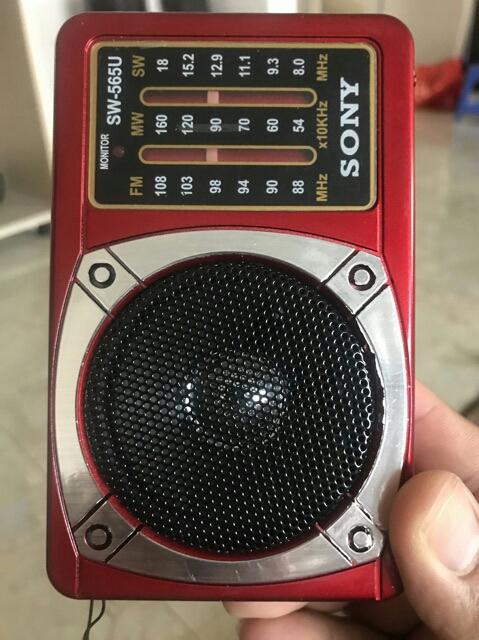 Đài sony sw-565u FM SD USB TẶNG CỦ SẠC iphone-