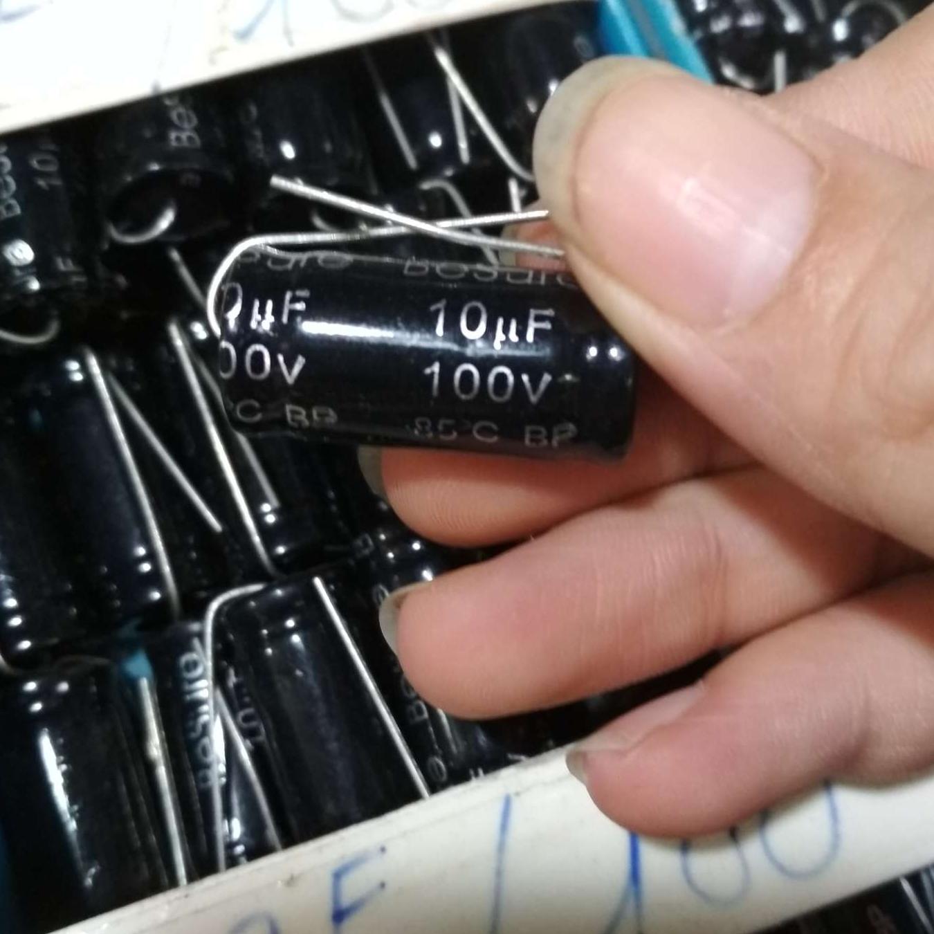 5 Tụ Loa 10mf - 100V