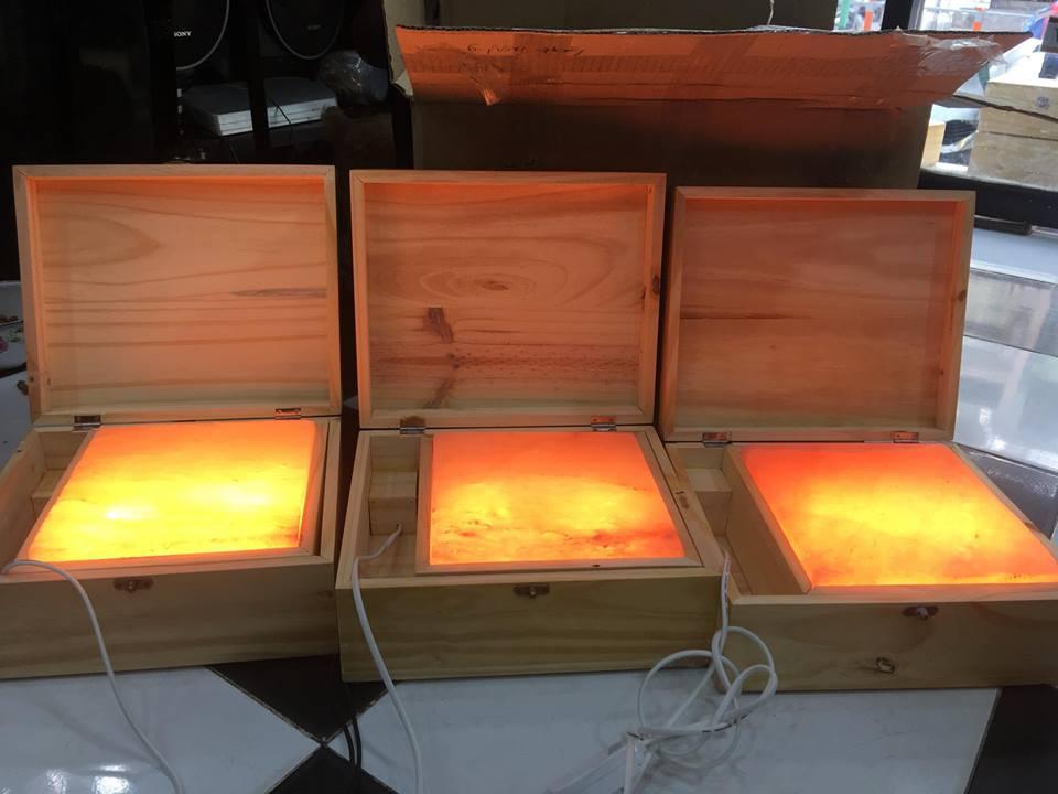 Đá muối himalaya mặt thẳng.