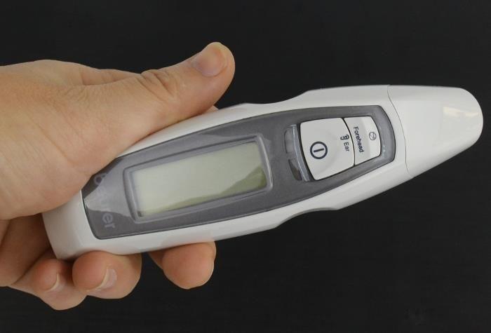 Nhiệt kế điện tử đo tai,trán Beurer FT65