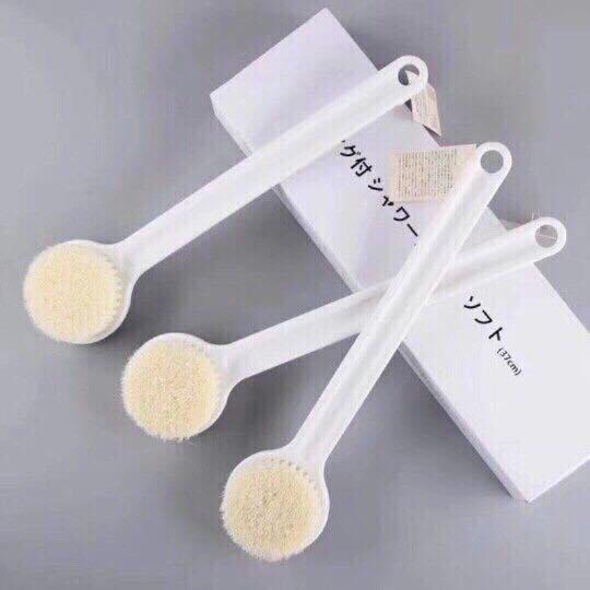 Bàn chải Cọ lưng Muji Nhật Bản( có hộp)