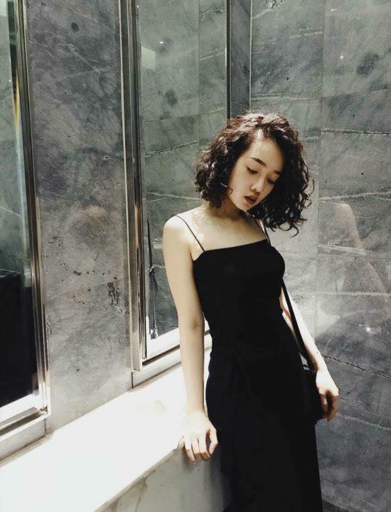 Áo hai dây quai mảnh