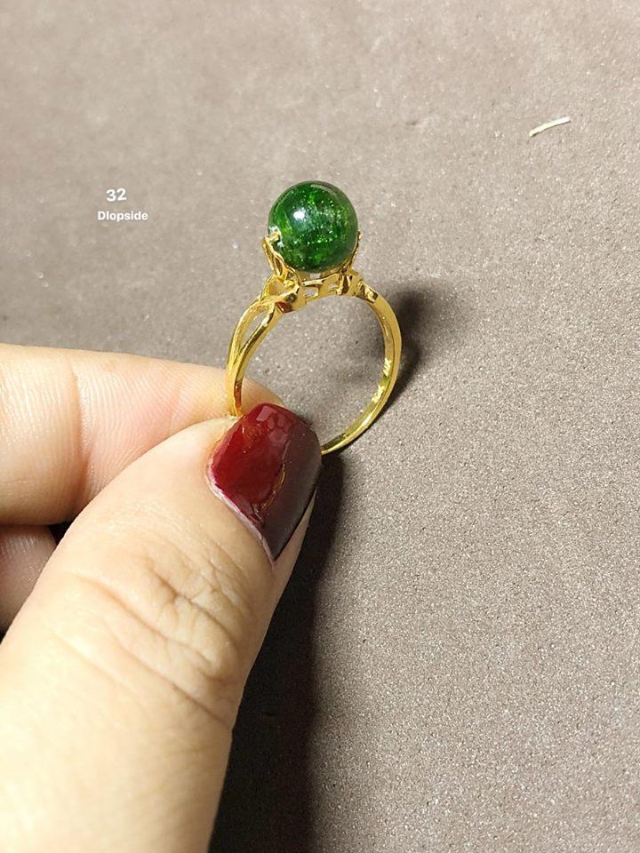 Nhẫn vàng tây đính hột ngọc bích cho nữ