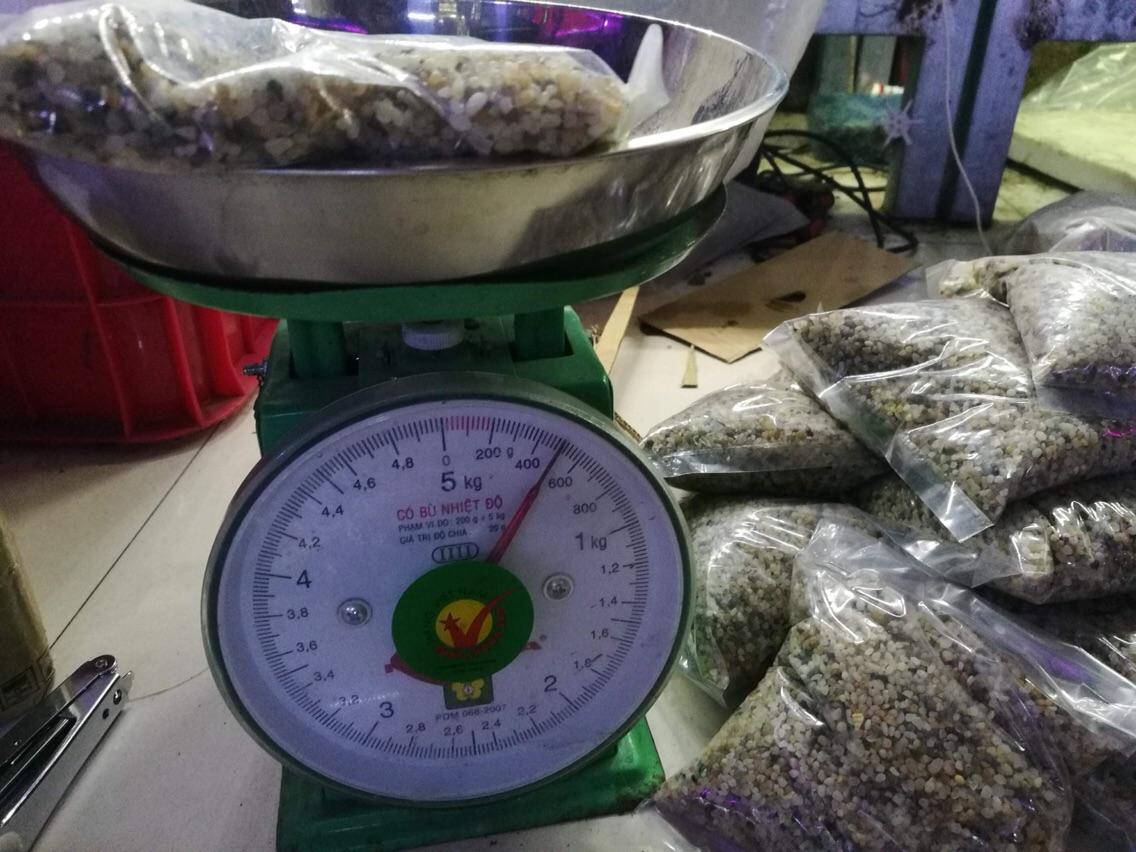 [HCM]Sỏi muối tiêu trang trí hồ cá chậu cây 500gram