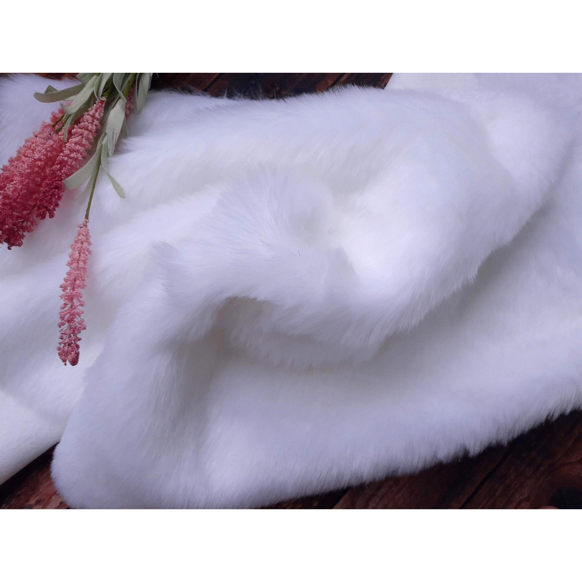 Thảm lông chụp hình màu trắng (lông ngắn) mẫu 2 size 80cmx100cm