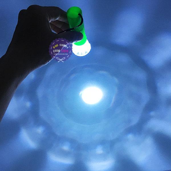 Bộ đồ chơi 2 đèn pin LED mini siêu sáng
