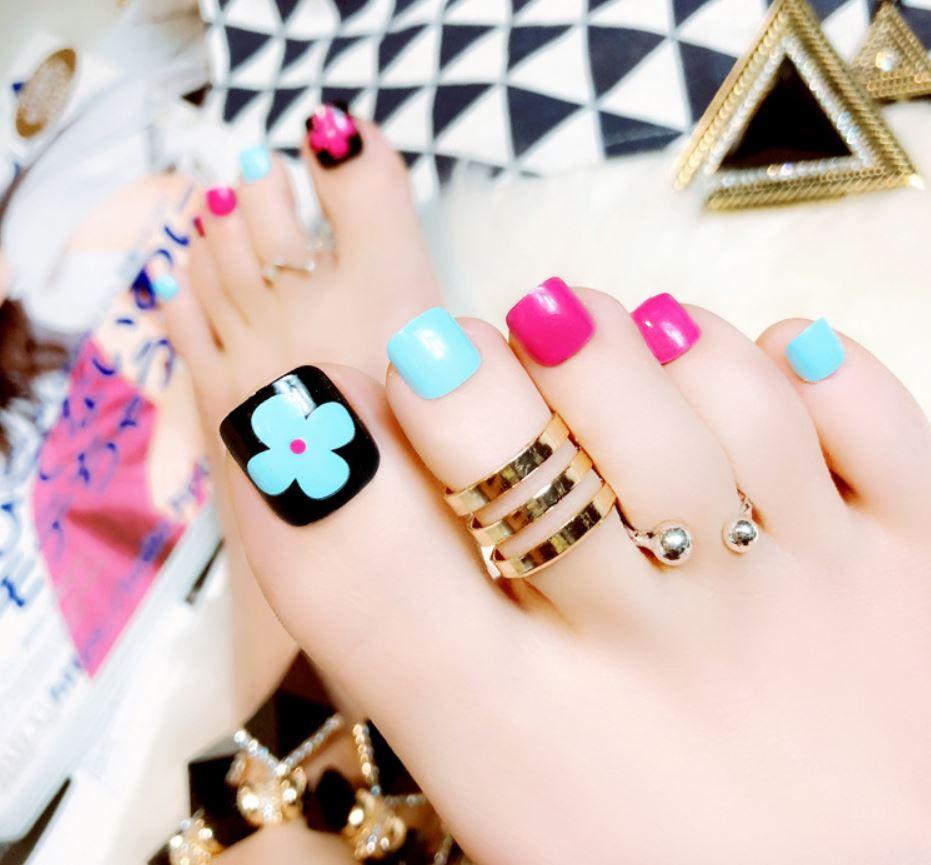 [HCM]Bộ 24 Móng Chân Giả Hoa Sắc Màu (kèm keo)