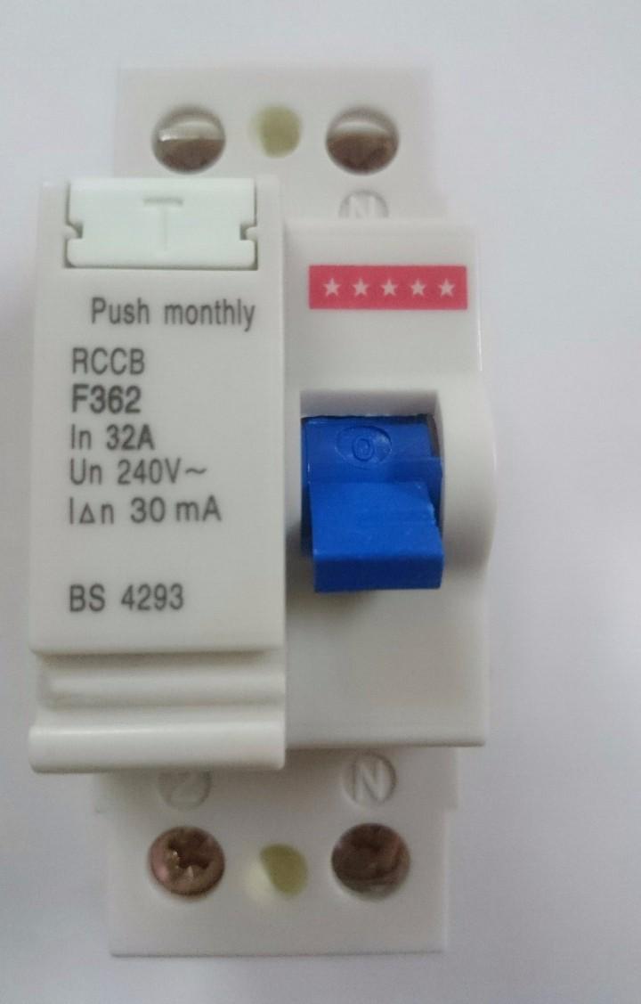 CB chống giật 32A - RCCB32
