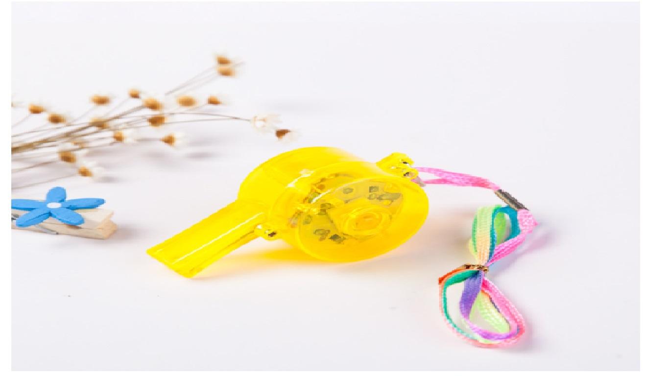 gậy xịt phun nước cho bé