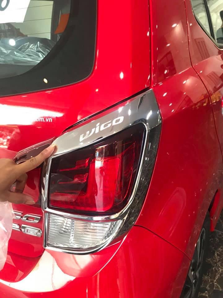 Ốp viền đèn pha và hậu Wigo