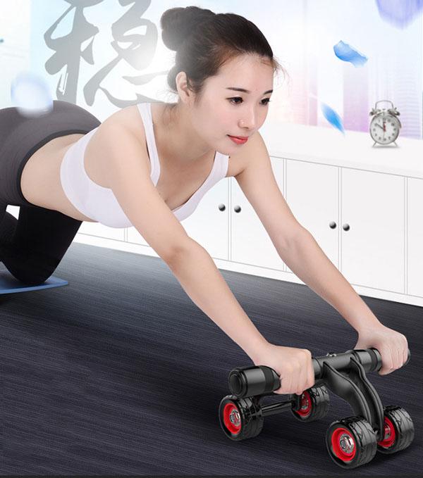 con lăn 4 bánh tập cơ bụng