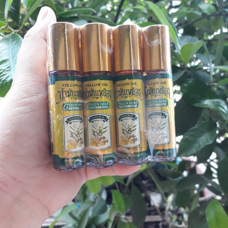 1 chai dầu gió lăn nghệ gừng Thái Lan