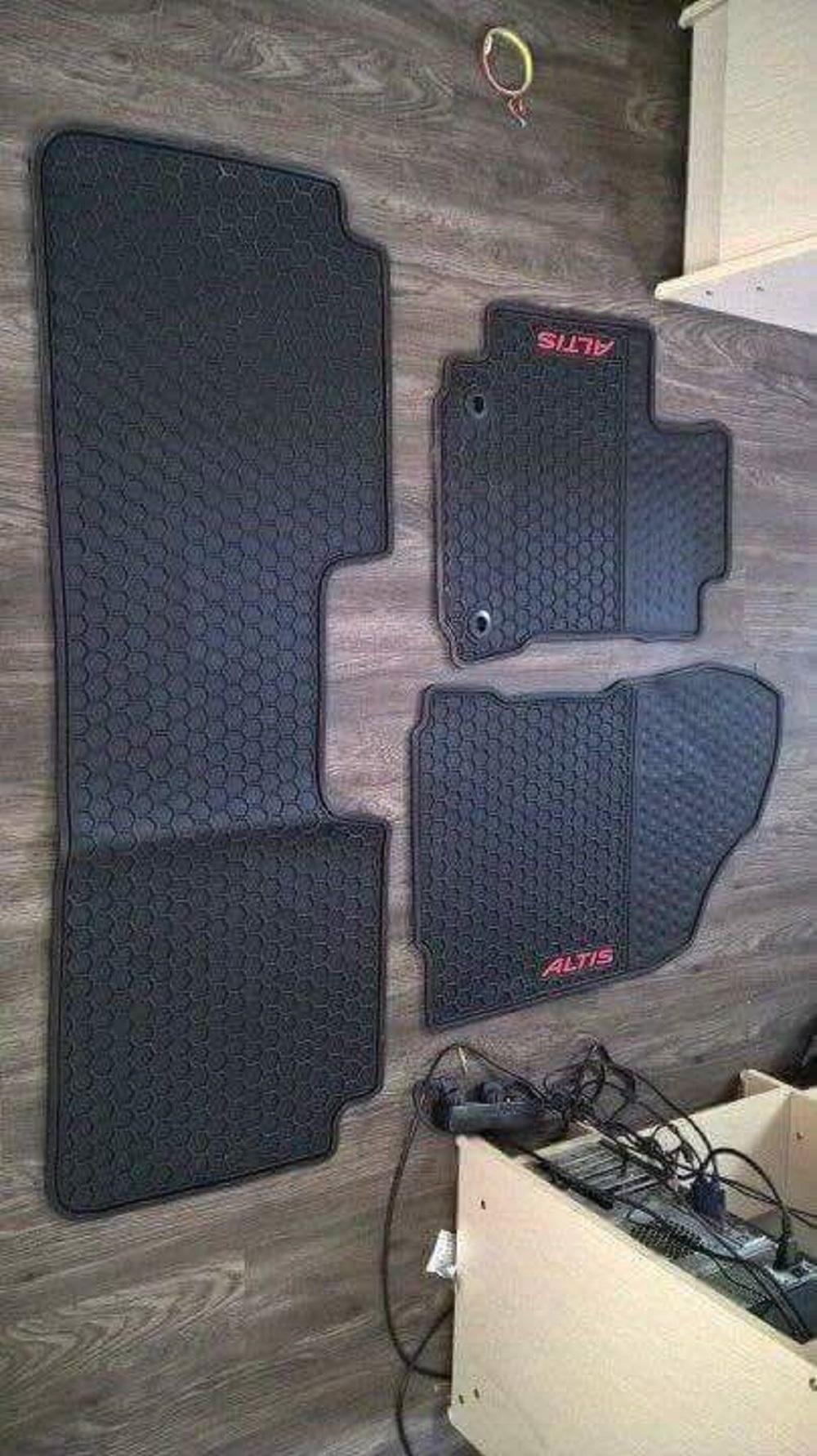 Thảm lót sàn cao su theo xe Altis