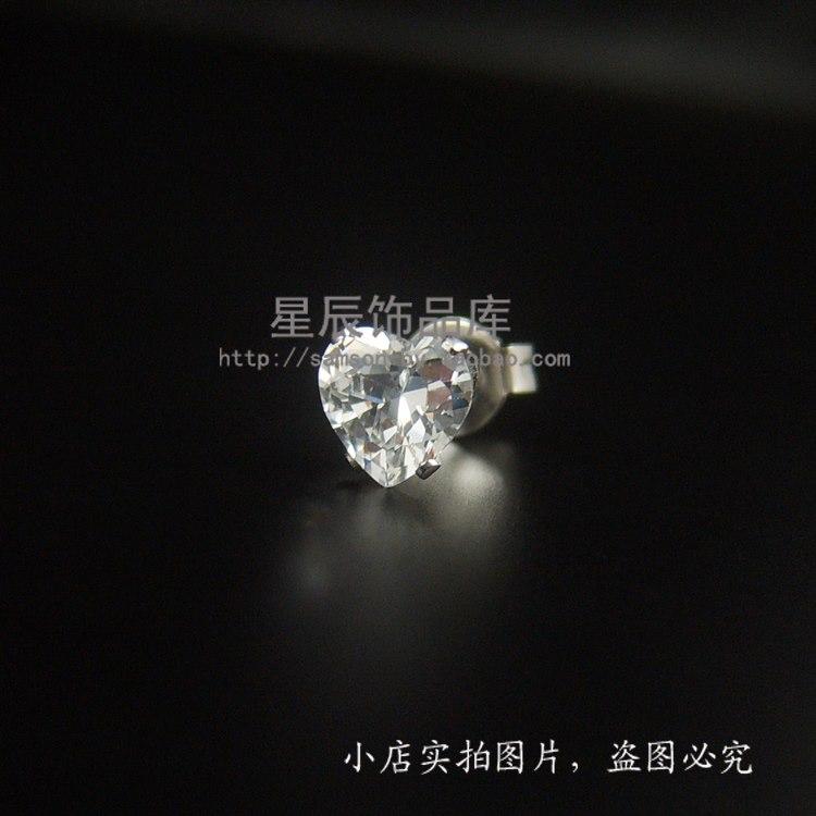 Bông tai titan đá trái tim lạ chất ĐV: 2 chiếc BT23